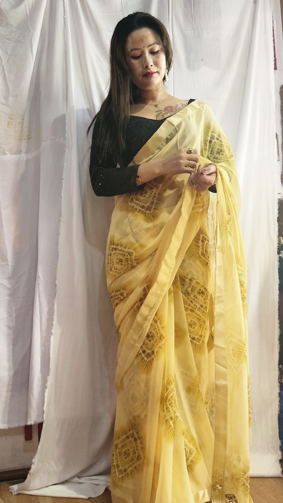 Menuka Brand Yellow Organza Floral Digital Printed Saree With Blouse 3