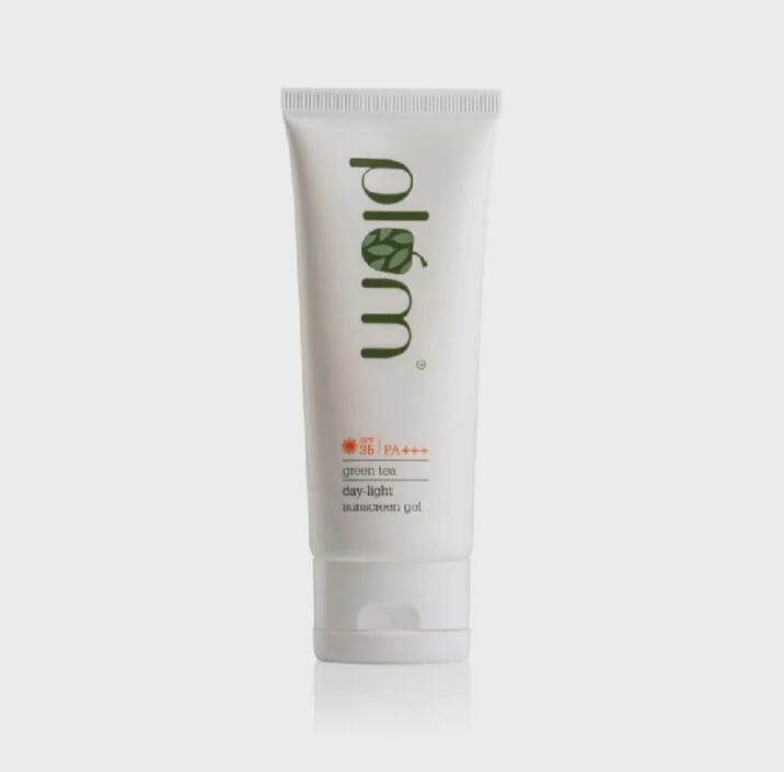 Plum Green Tea Day - Light Sunscreen Gel SPF35  PA+++ - 50ml  1