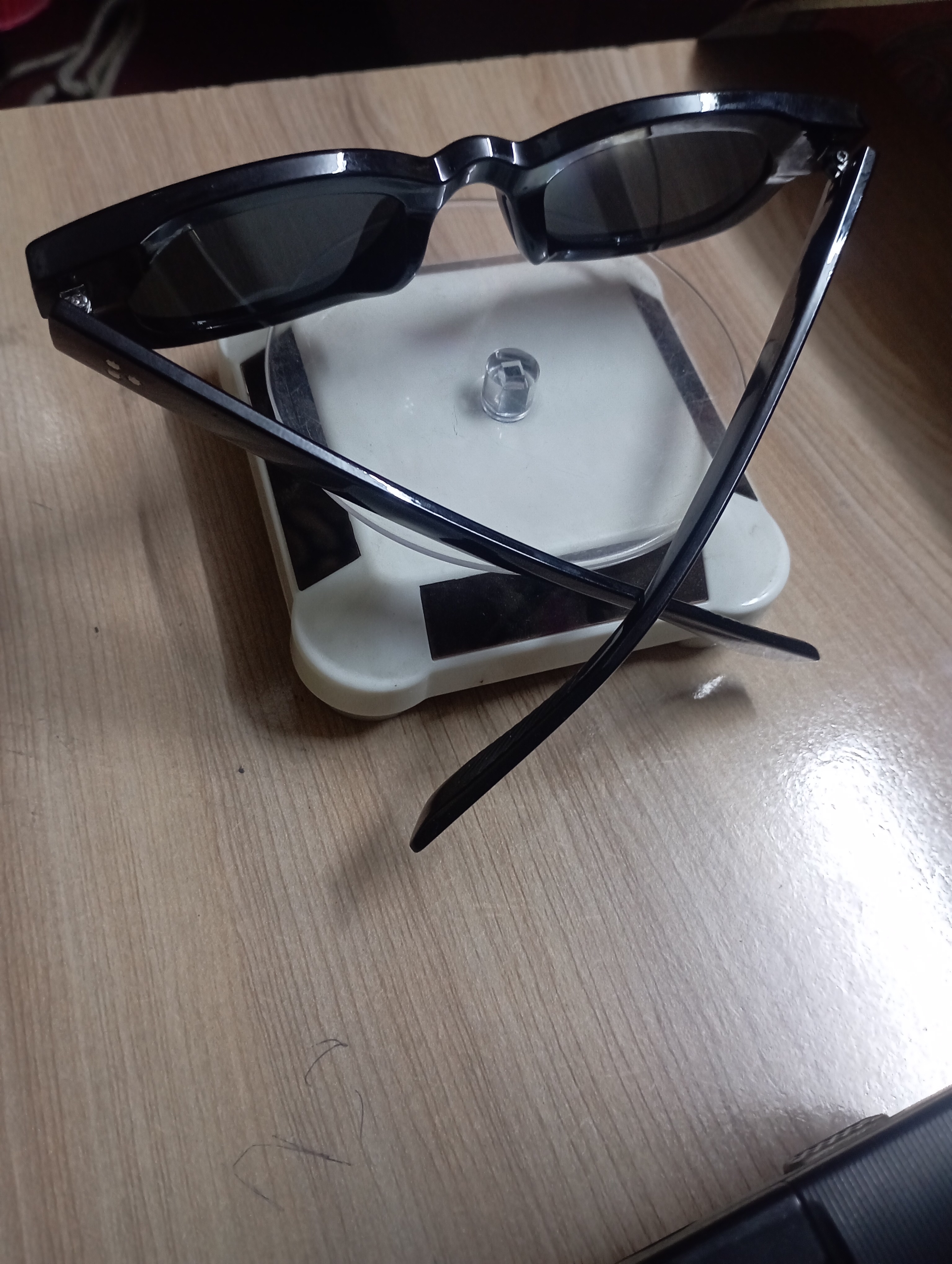 Small sunglasses  3