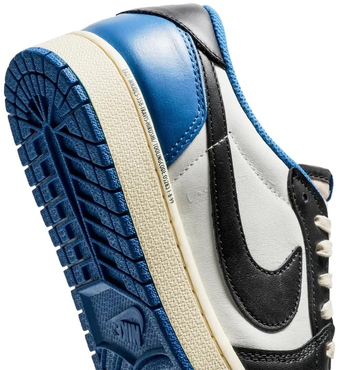 Travis Scott x Air Jordan 1 Retro Low OG 'Reverse Mocha' 3