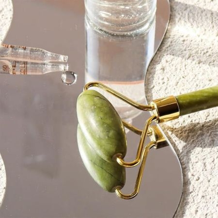 Jade Roller Facial Tools Face Roller for Skin Care - Eye Massager - Neck & Face Massager Lift The Face Line, Reduce Puffiness and Improve Wrinkles - Jade Roller for Face 3