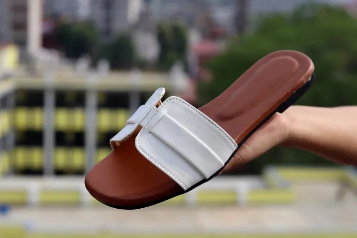 2024 New Womens Summer Slip-On Slippers, Peep Toe White Outdoor Sandals, Breathable and Comfortable with TPR Sole 1