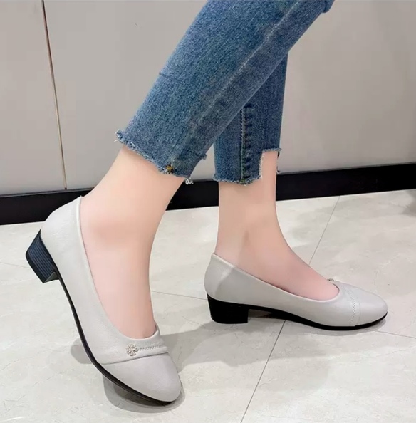 Fashion Non-slip Thick Sole Block Heel Sweet Light Weight Soft Leather Square Heel Model Women Shoes Versatile New 1