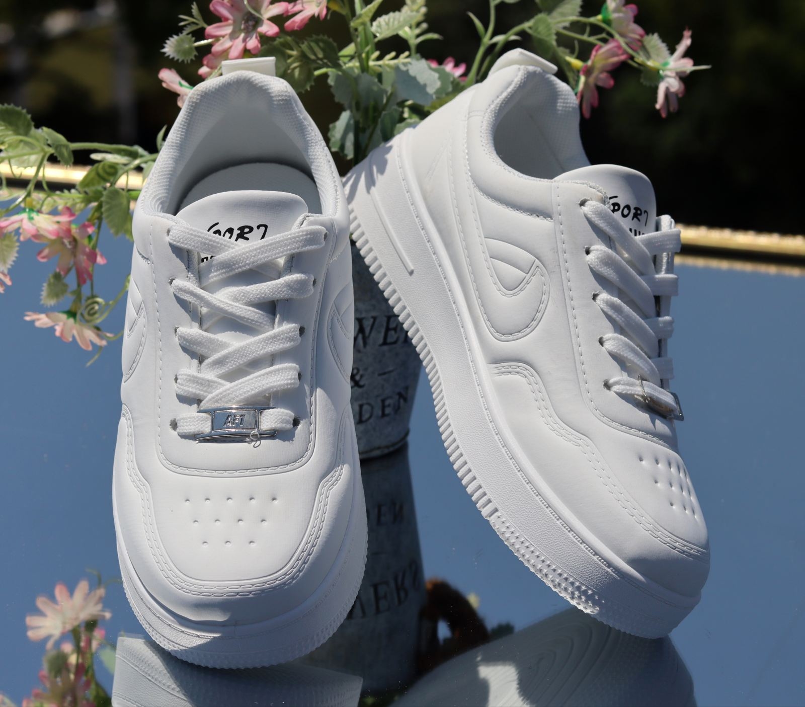 SB Dunk Low Pro Premium Sneakers For Women 1
