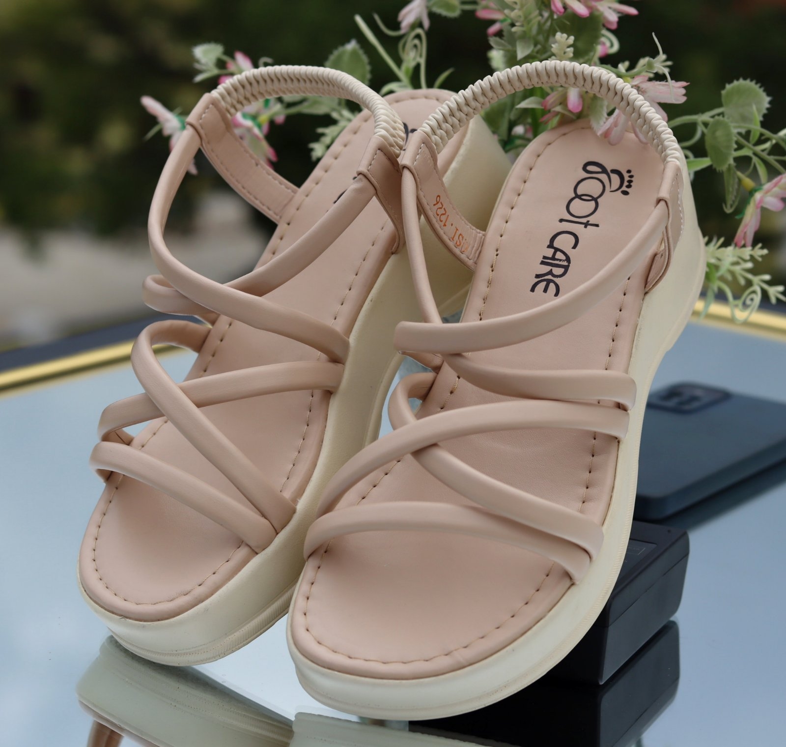 Elegant Wedge Sandals for Women – Criss-Cross Straps with Elastic Back for All-Day Comfort 1