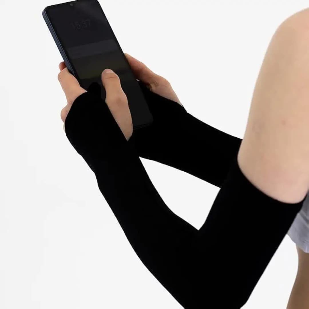 black Let's Slim brand unisex UV protection cooling arm sleeves with a half-finger glove 2