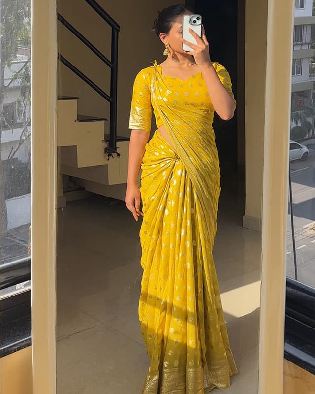 Samridhi Collection Yellow Color Pure Viscose Georgette Saree