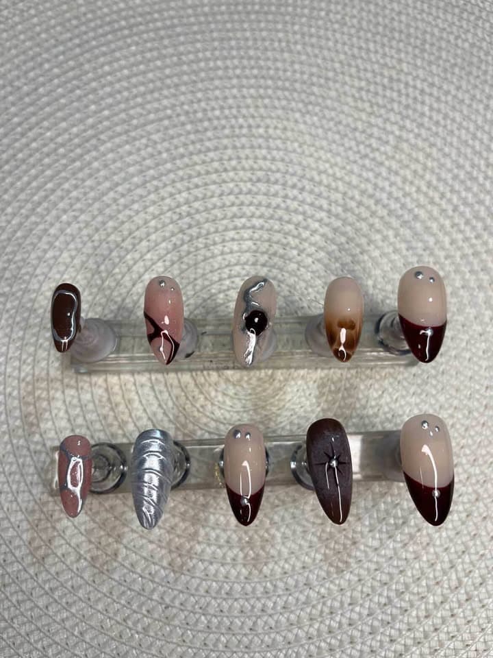 Golden Elegance – Handmade French Tip Press-On Nails 5