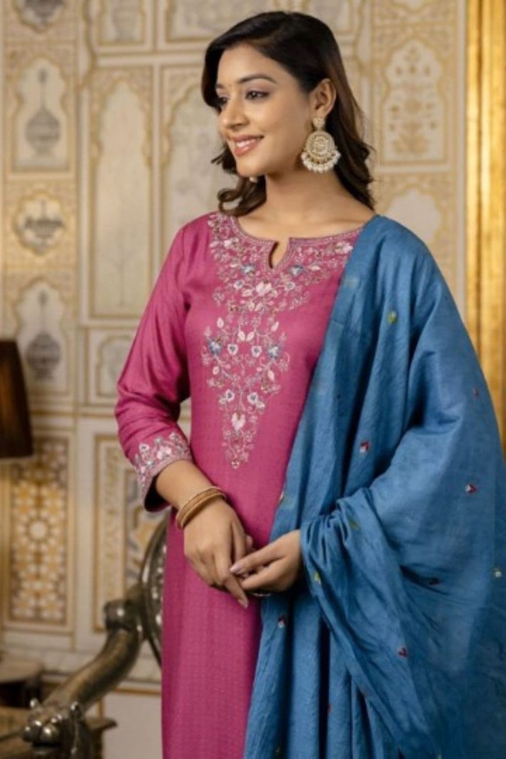 Women Embroidered Chanderi SILK KURTA SET 1