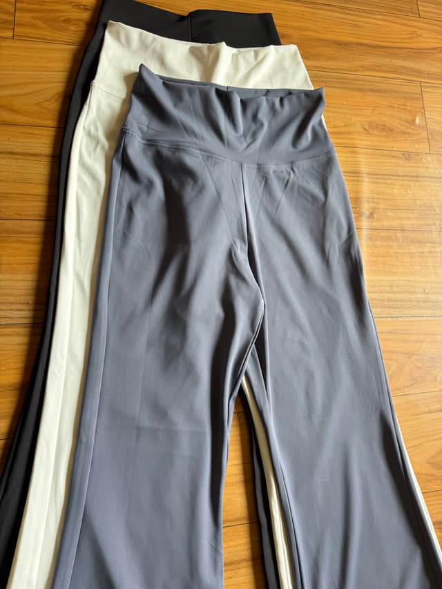 Strechable flare pants