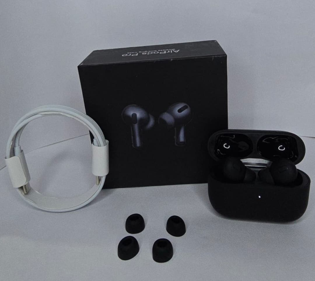 Black Earbud Airpods Pro (2nd Generation).Experience pure audio with Pro 2nd Gen!