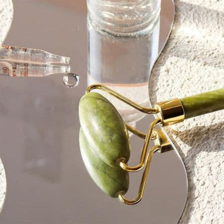Jade Roller Facial Tools Face Roller for Skin Care - Eye Massager - Neck & Face Massager Lift The Face Line, Reduce Puffiness and Improve Wrinkles - Jade Roller for Face 2