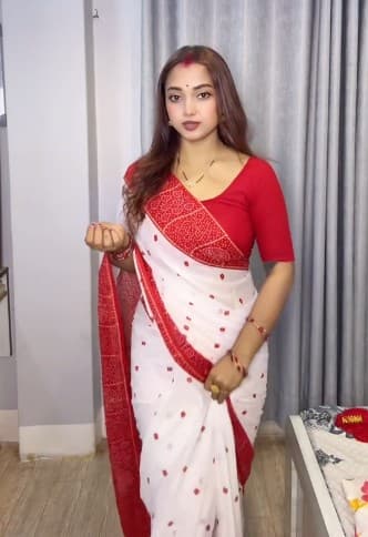 Prathwear saree Contrast Sare with Blose Piece availabel