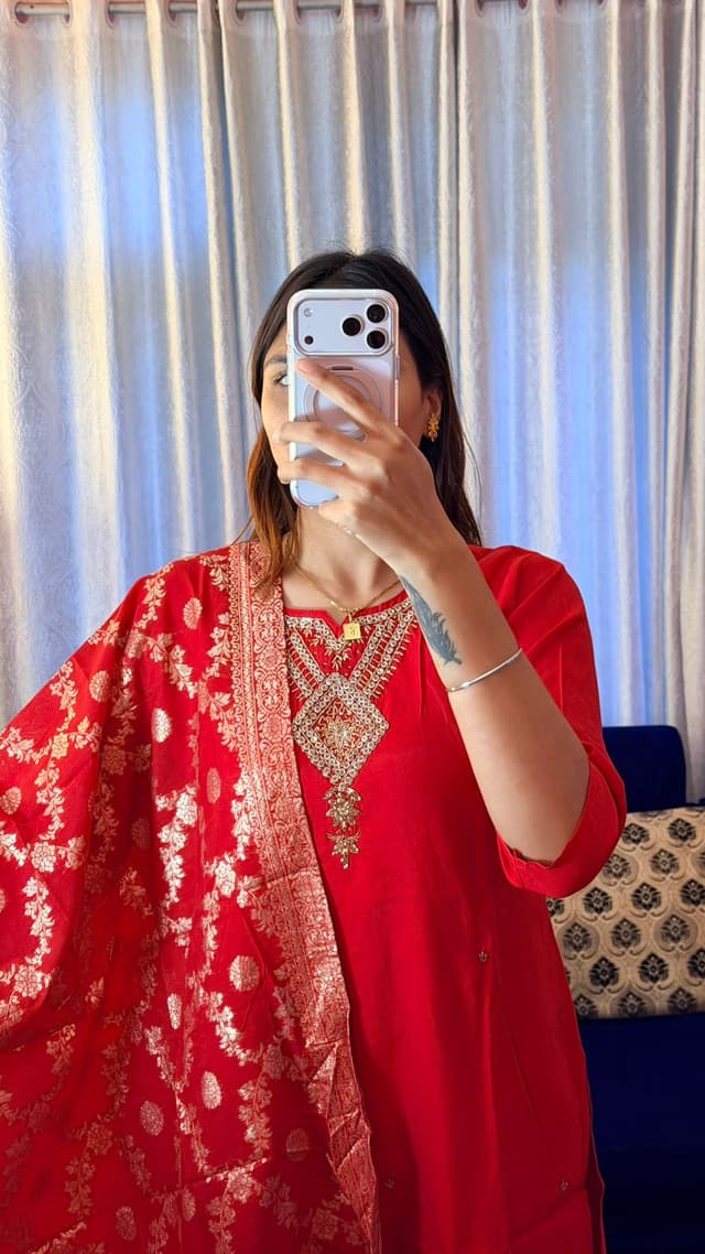 Aaryahi Festive Glamour Embroidered Set