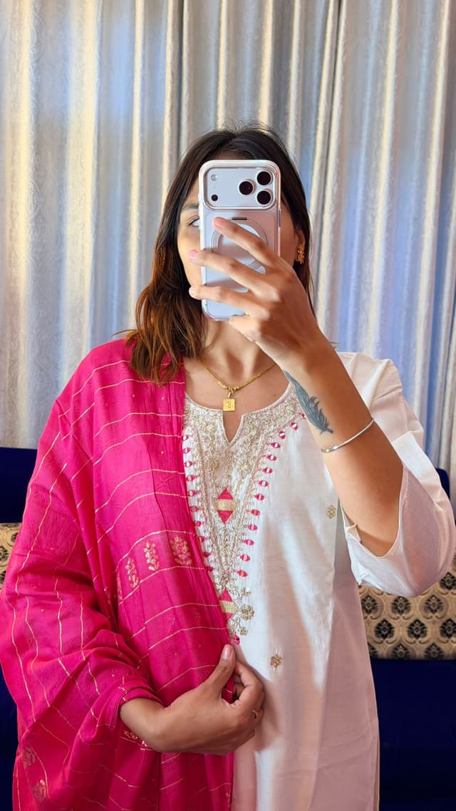 Sia Glamour Hand-Embroidered Festive Set