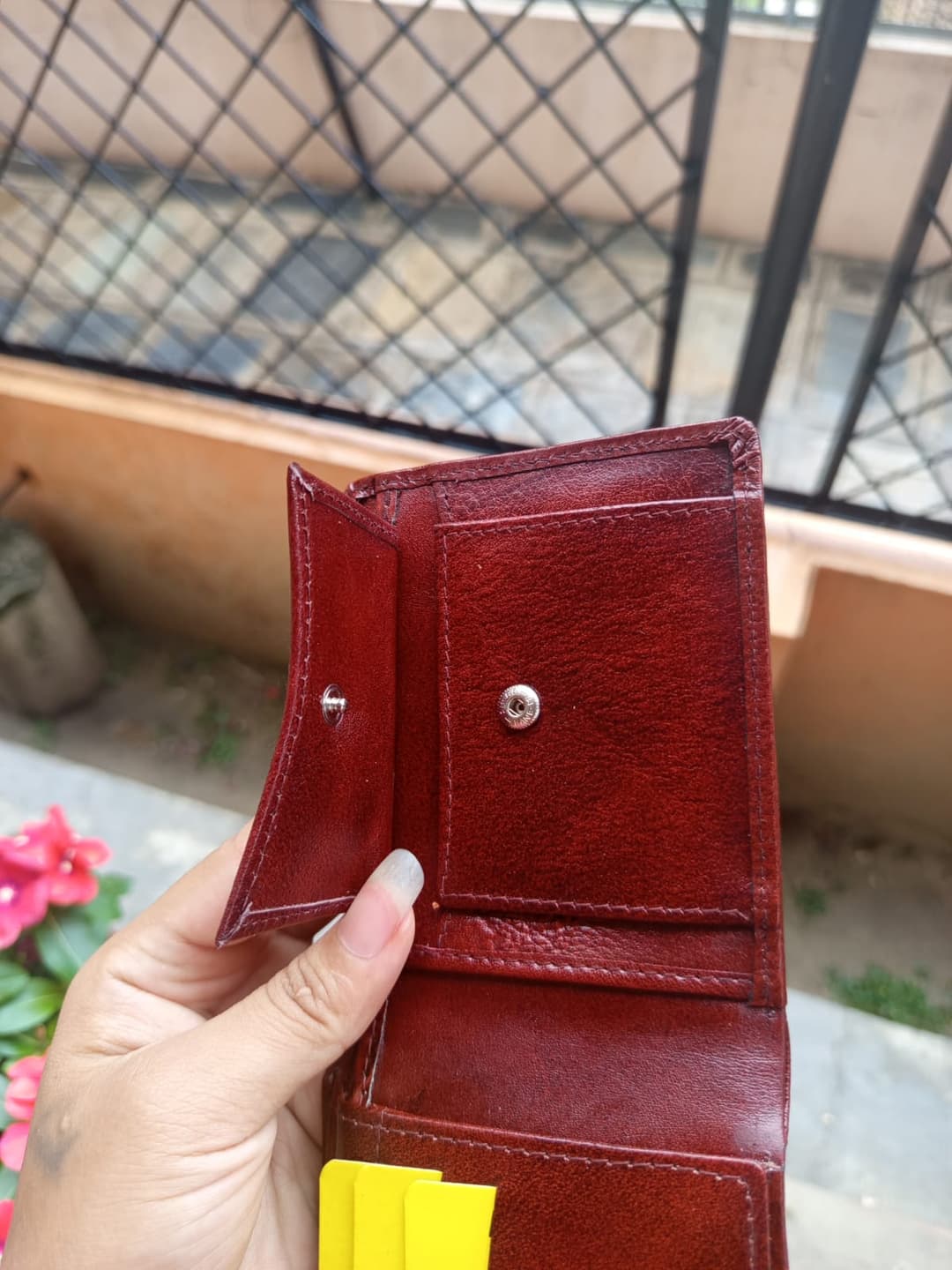 Medro Premium Genuine Leather Bi-Fold Wallet for Men with Gift Box 3