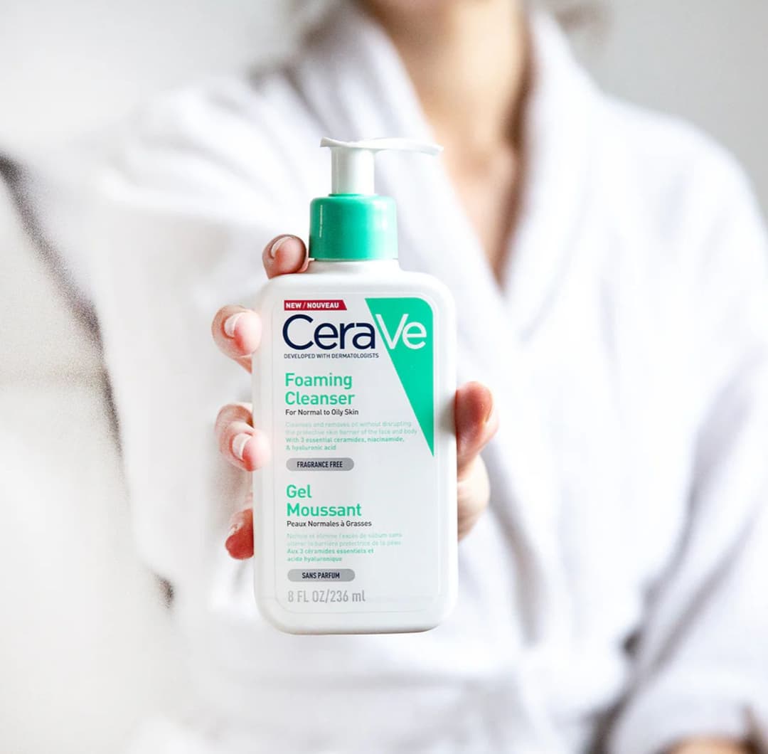CeraVe Foaming Cleanser For Normal To Oily Skin , Cera Ve With Niacinamide And 3 Essential Ceramides 236 ML 1