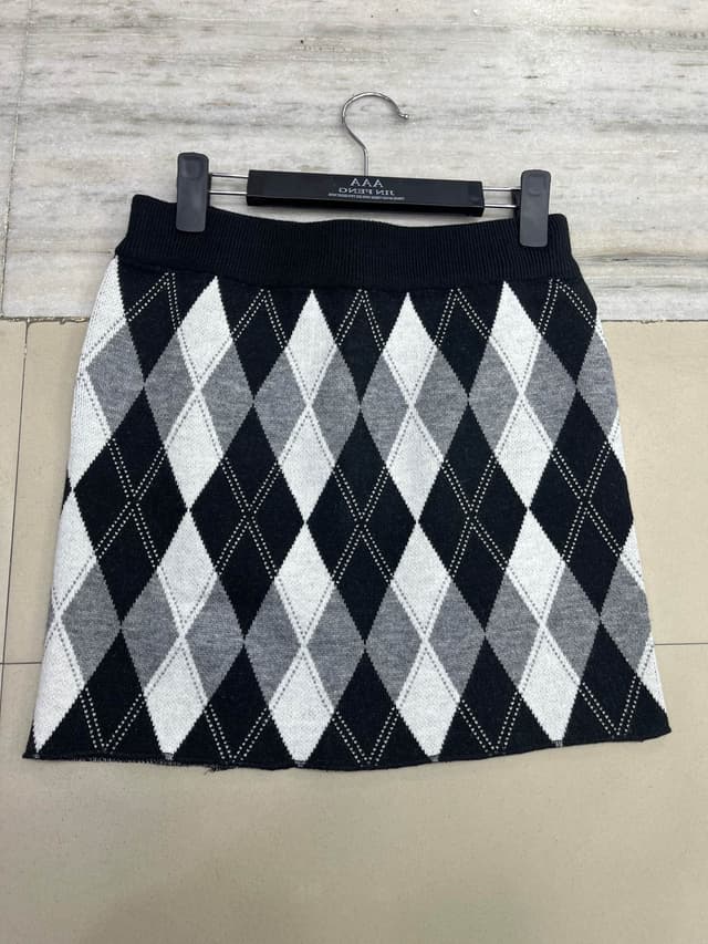 New Winter Special Free Size Check  Woolen  Skirt For Women