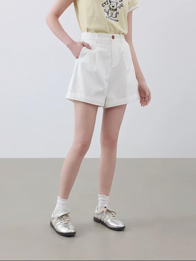 New Summer Spesical Plain White Shorts Elastic Weast For Women