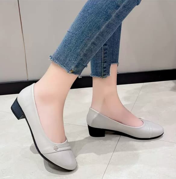 Fashion Non-slip Thick Sole Block Heel Sweet Light Weight Soft Leather Square Heel Model Women Shoes Versatile New