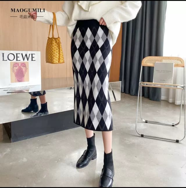 New Check Long Woolen Skirt For Women