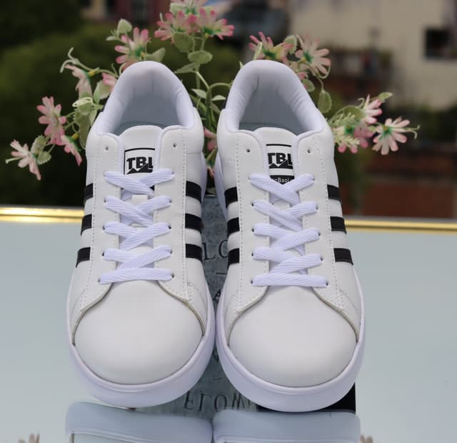 TBL 3-Stripe Lightweight Feather Sole Sneakers Comfortable Casual Shoes for Men
