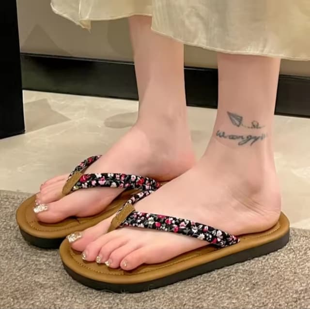 Women's Summer Slippers 2025 – Mixed Color Open Toe Low-Heel Casual Beach Flip-Flops