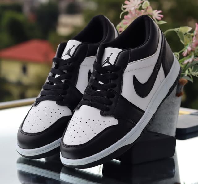 Men’s Comfortable Casual Sneakers – Lightweight Lace-Up Daily Wear Shoes