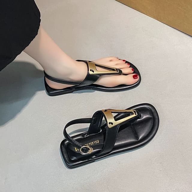 Open Toe Flat Heel Front Strap Buckle Strap Sandals 2025 New All-Match Casual Shoes Round Toe Metal Decoration Daily Shoes