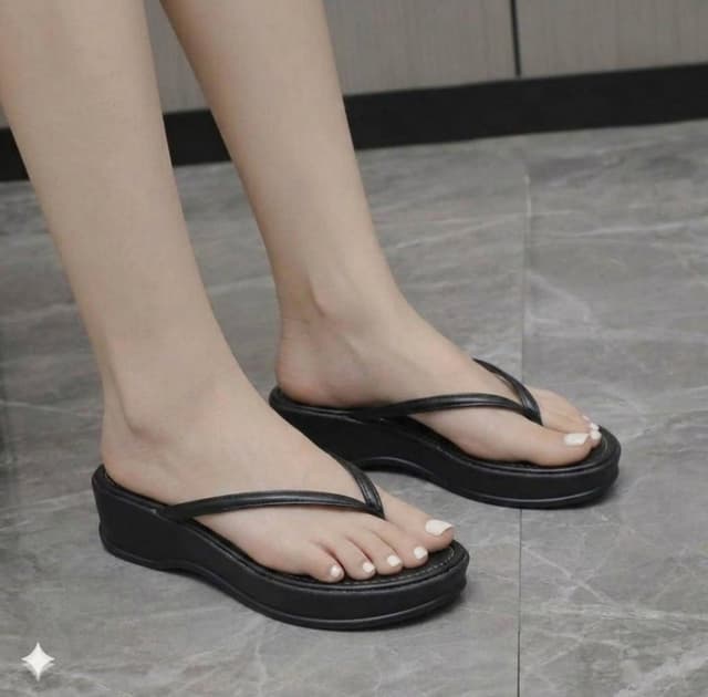 Elegant Comfort V-Strap Women’s Flats – Lightweight, Stylish & Everyday Comfort