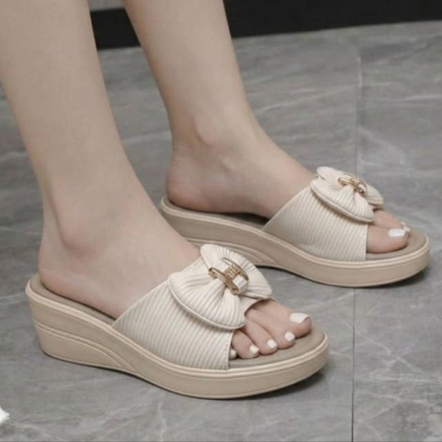 Elegant Lightweight EVA Wedge Sandals for Women – Trendy & Comfortable Fit