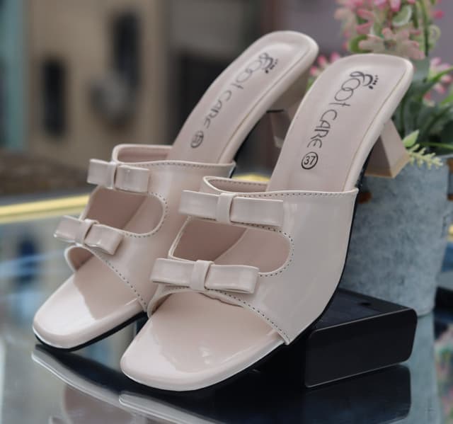 Elegant Luxe Glam Beige Block Heel Sandals with Bow Detail – Timeless Style for Women