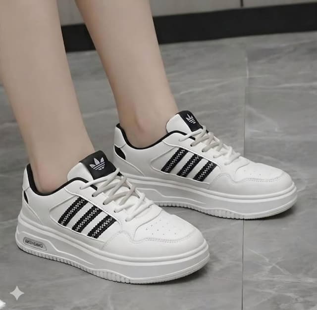 Ladies Korean Style Luxury Sneakers