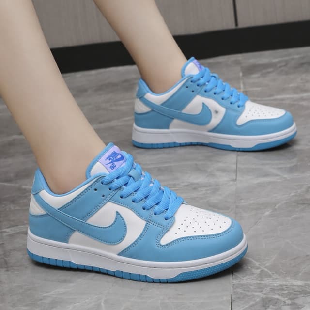 Premium Luxurious Women’s Sneakers – Breathable Running Shoes with Classic Style & All-Day Comfort