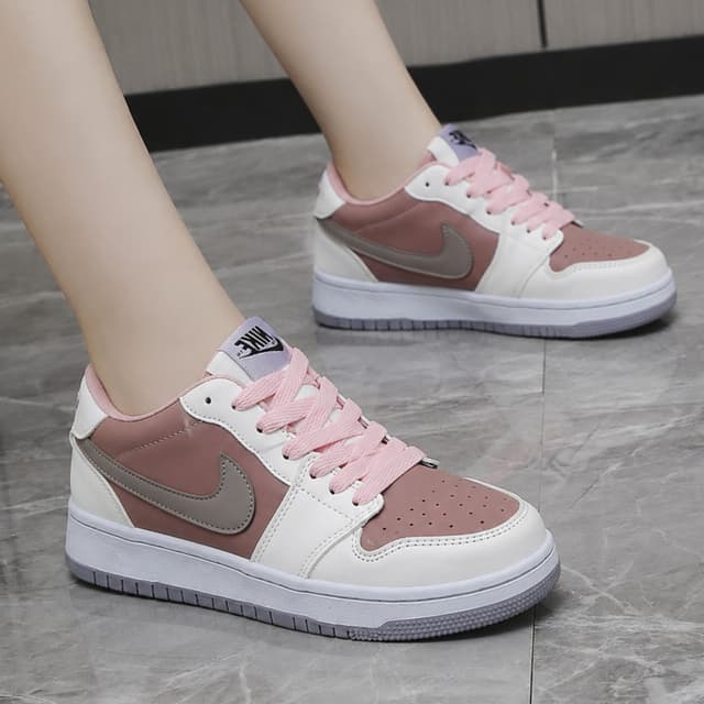 Premium Luxurious Women’s Sneakers – Breathable Running Shoes with Classic Style & All-Day Comfort