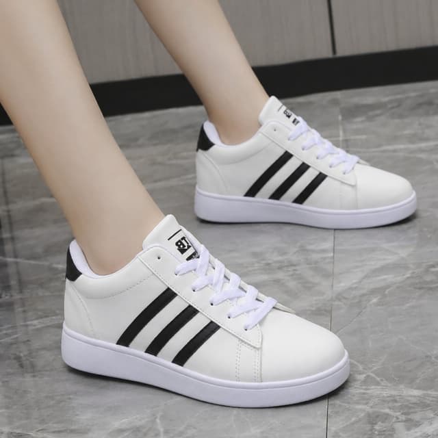Premium Luxurious Women’s Sneakers – Breathable Running Shoes with Classic Style & All-Day Comfort