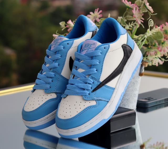 Ladies Comfy Casual Sneakers – Stylish & Everyday Wear