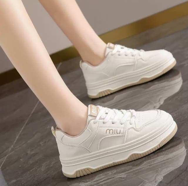 Ladies Casual Sneakers New Leather Autumn Thick Sole Vulcanize Shoes Breathable Sport Walking Running Platform Flat Shoes