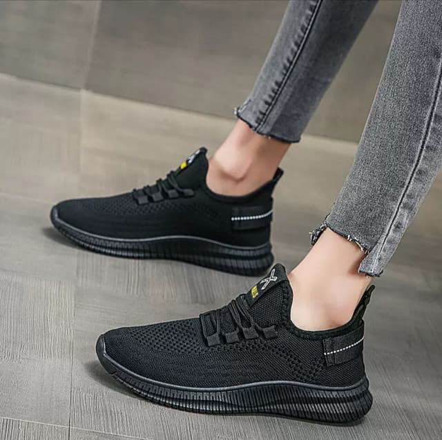 Women Sneakers Running Shoes Classical Mesh Breathable Casual Women Fashion Lightweight Sneakers