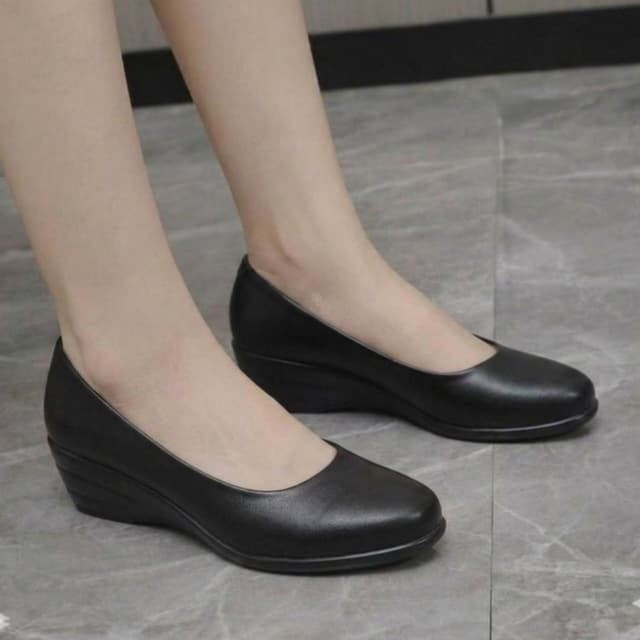 Premium Covered-Toe Platform Wedge Heel Pumps for Women – Elegant, Comfortable & Modern Style