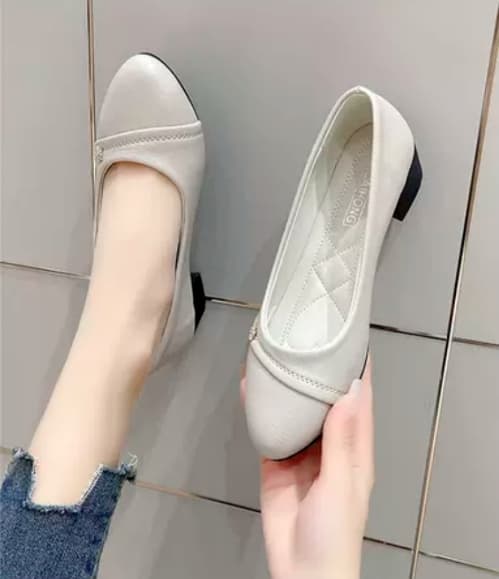 Fashion Non-slip Thick Sole Block Heel Sweet Light Weight Soft Leather Square Heel Model Women Shoes Versatile New