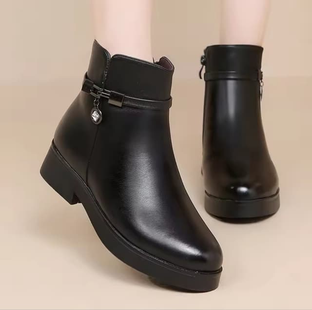 2025 Luxury Women Autumn Winter Genuine Leather Short Boots Round Toe Zipper Ankle Boots Ladies Ethnic Style