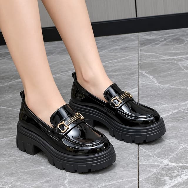 Elegant Comfort Women’s Black Loafers – Stylish Slip-On Casual Shoes