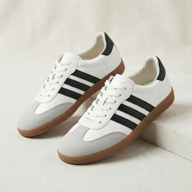 Samba OG Shoes Ladies Footwear Classic Retro Style Casual Sneakers for Everyday Women Wear