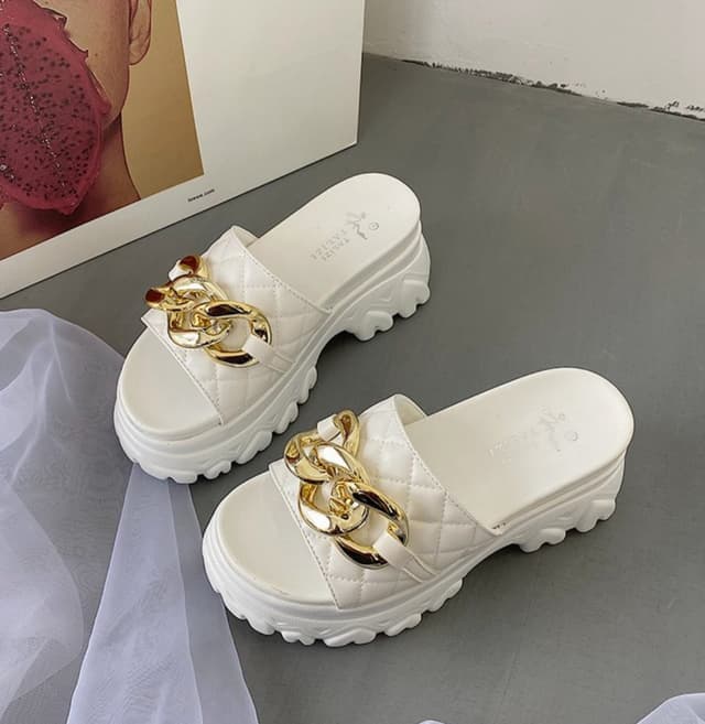 Luxurious 9cm / 3.5 Inch Height Wedge Slippers Fashion Outdoor Wear Thick Bottom Platform Slides Comfortable Sandal