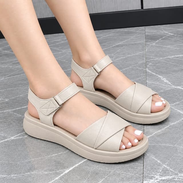 Elegant Women’s Wide-Strap Platform Sandals – Comfort Edition