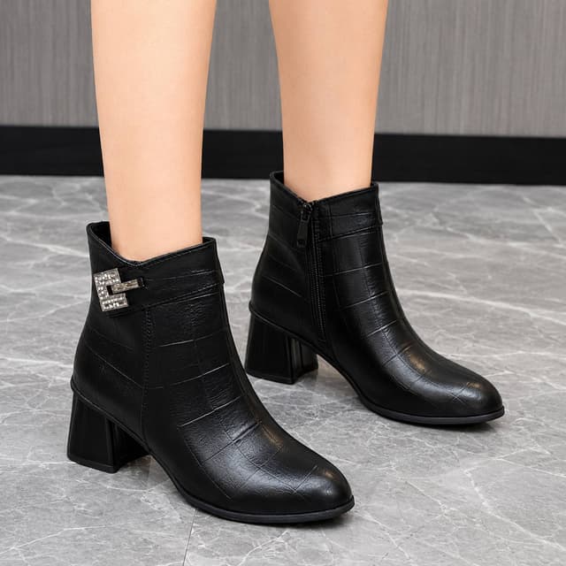 Luxurious Women’s Crocodile-Texture Leather Ankle Boots with Buckle Detail & Block Heel – Black