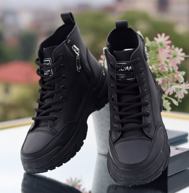 Korean LuxeStride – Women's Elegant & Comfortable Elevated Sneakers