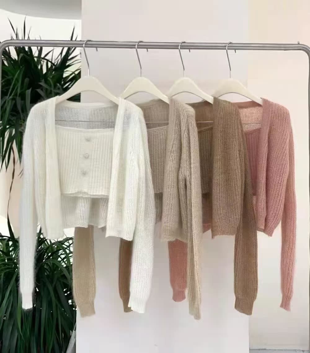 Woolen cardigan with inner piece