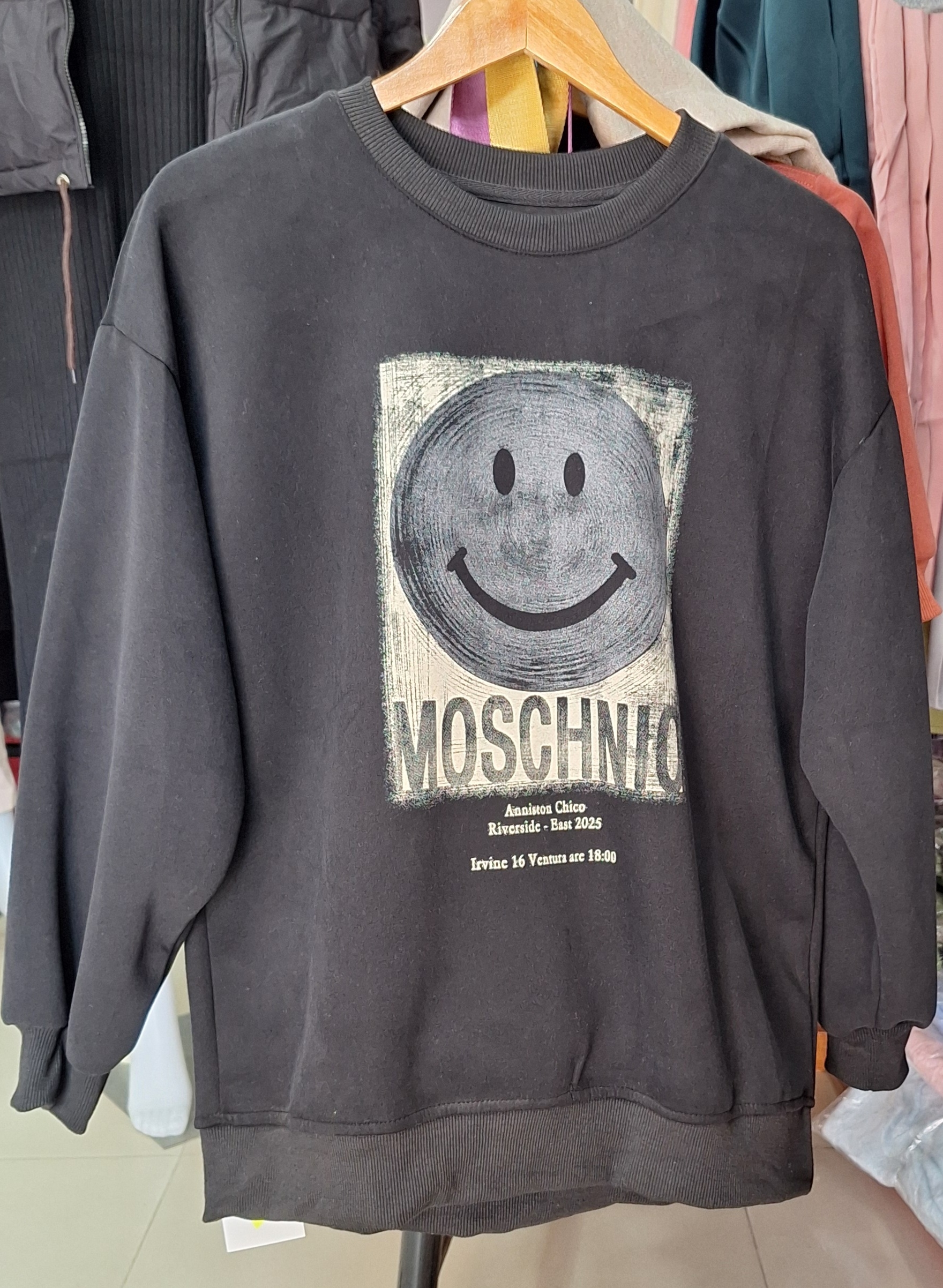 Sweat shirts for both men and women 7